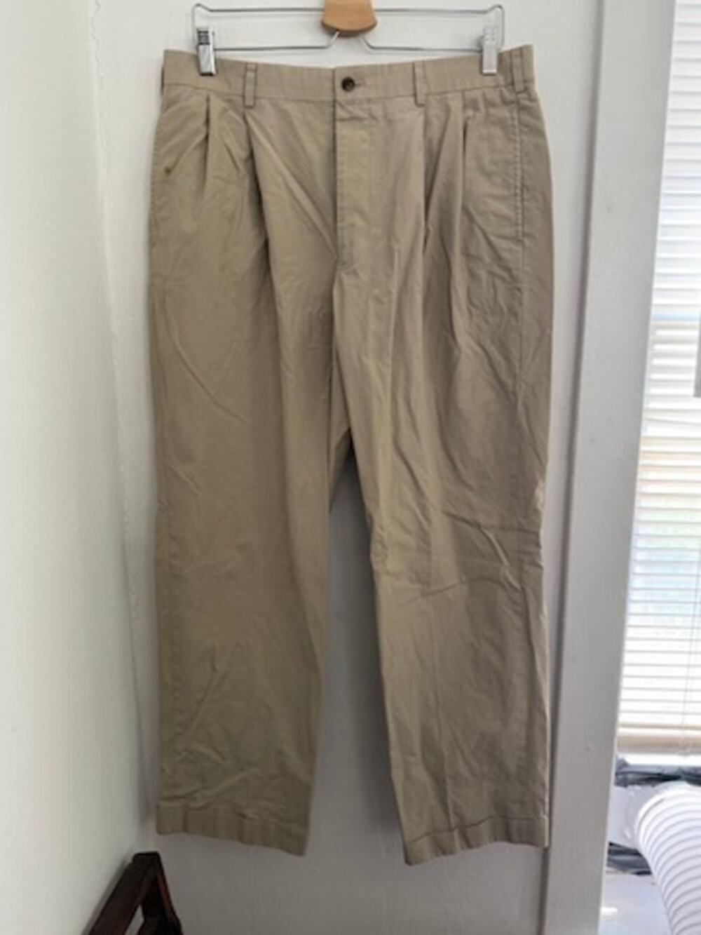 Brooks Brothers Men's Pleated Front Khakis | Size 35x30